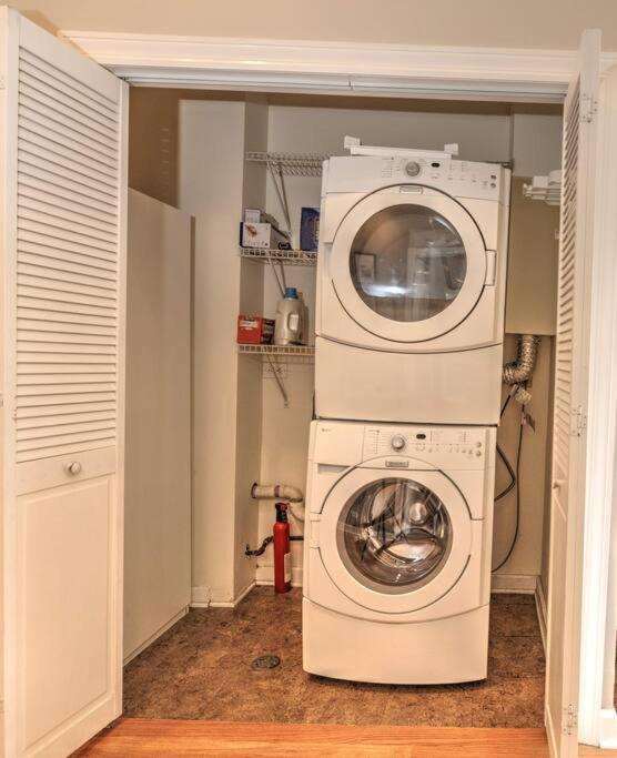 Spacious Row Home Next Transit Near Downtown W Parking Чикаго Екстер'єр фото